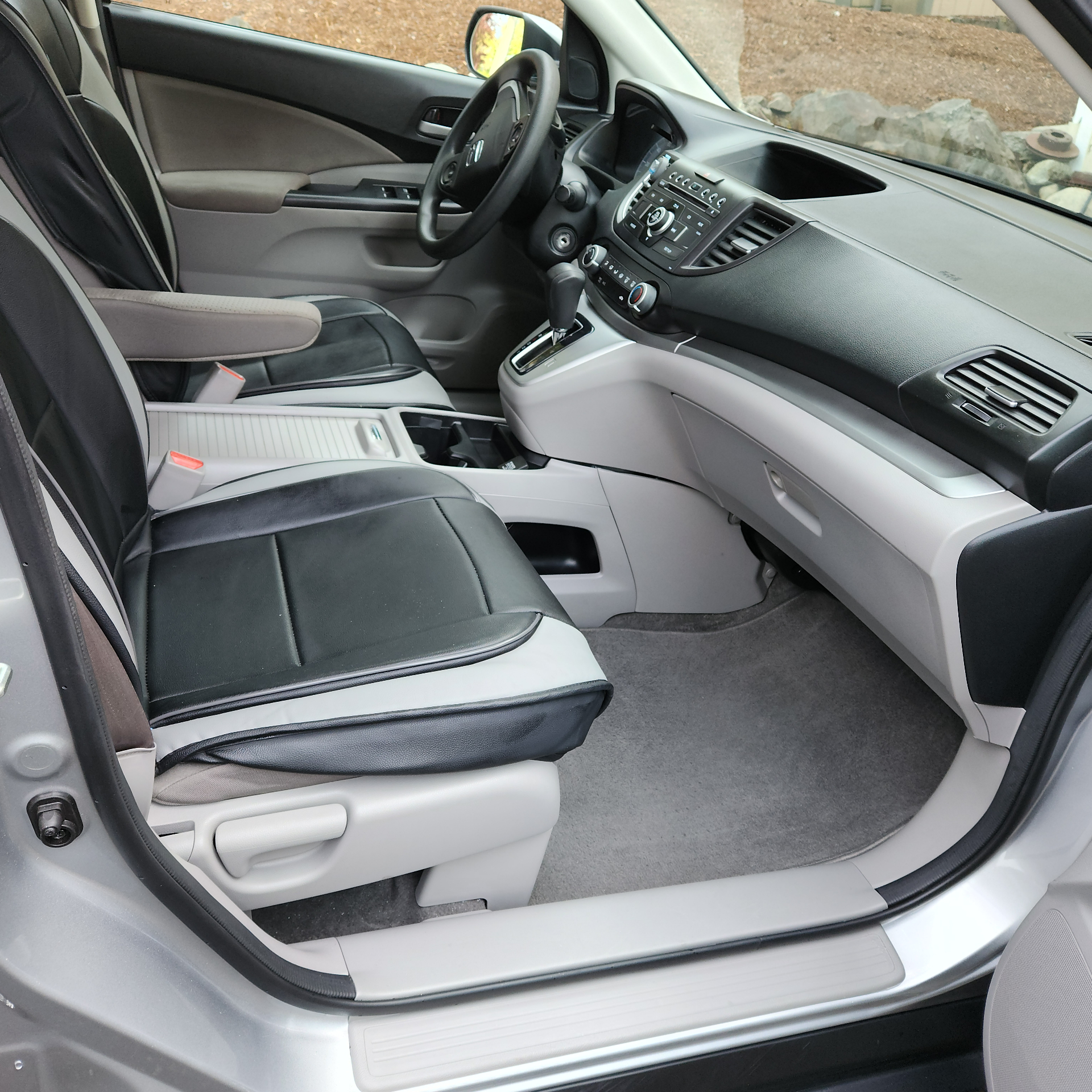 Clean Honda CR-V interior after professional detailing